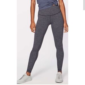 Lululemon Wunder Under Hi-Rise Tight‎ *28"
Luon Size 4